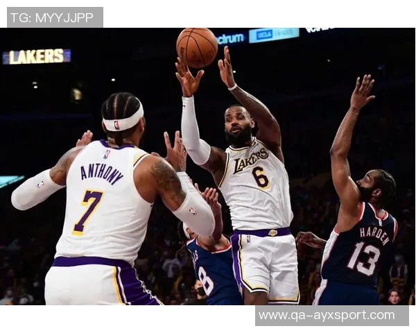 勇士湖人争夺克拉克斯顿合同剩余三年总值6944万本赛季场均136分